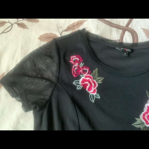 Stork & Babe Embroidered Maternity Top - Picture 4 of 6